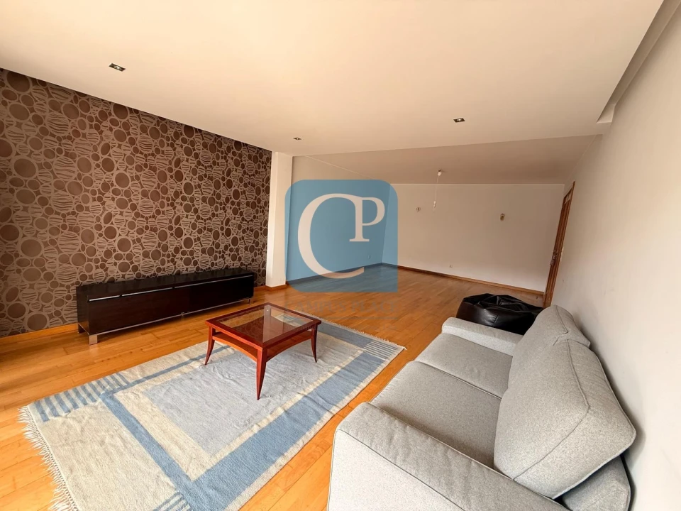 Apartamento T2 para Arrendamento em Paranhos Foto 16