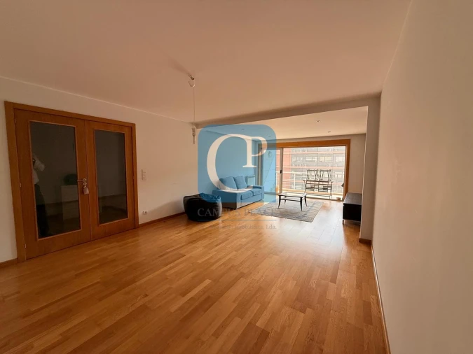 Apartamento T2 para Arrendamento em Paranhos Foto 14