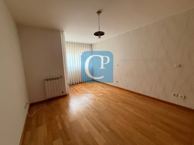 Apartamento T2 para Arrendamento em Paranhos Foto 28
