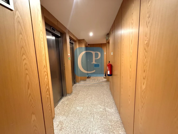 Apartamento T2 para Arrendamento em Paranhos Foto 30