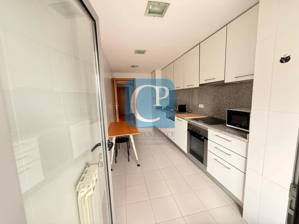 Apartamento T2 para Arrendamento em Paranhos Foto 7