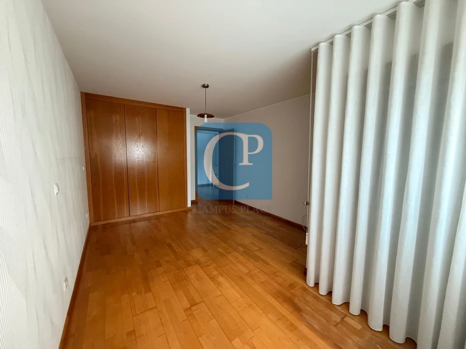 Apartamento T2 para Arrendamento em Paranhos Foto 29