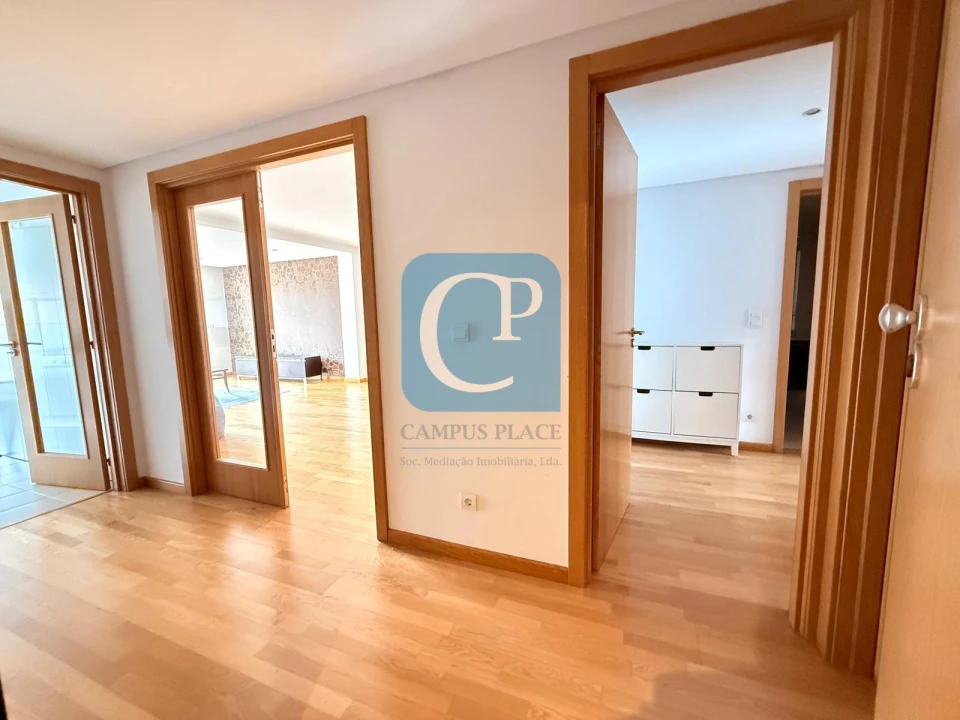 Apartamento T2 para Arrendamento em Paranhos Foto 1