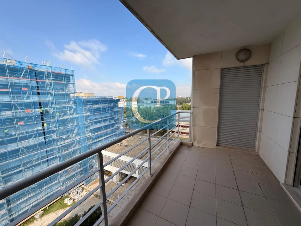 Apartamento T2 para Arrendamento em Paranhos Foto 26