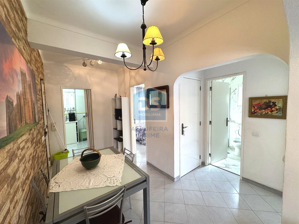 Apartamento T2 para Venda em Quarteira Foto 1