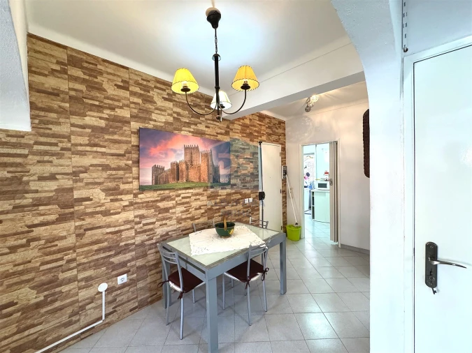 Apartamento T2 para Venda em Quarteira Foto 5
