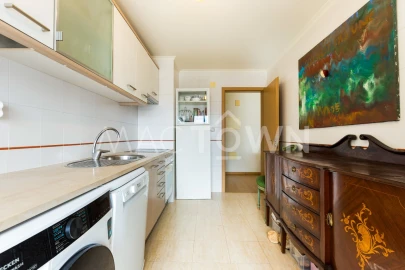 Apartamento T3 para Venda em Marvila