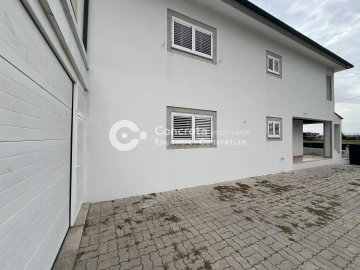 Moradia T3 para Venda em Viatodos, Grimancelos, Minhotães, Monte Fralães