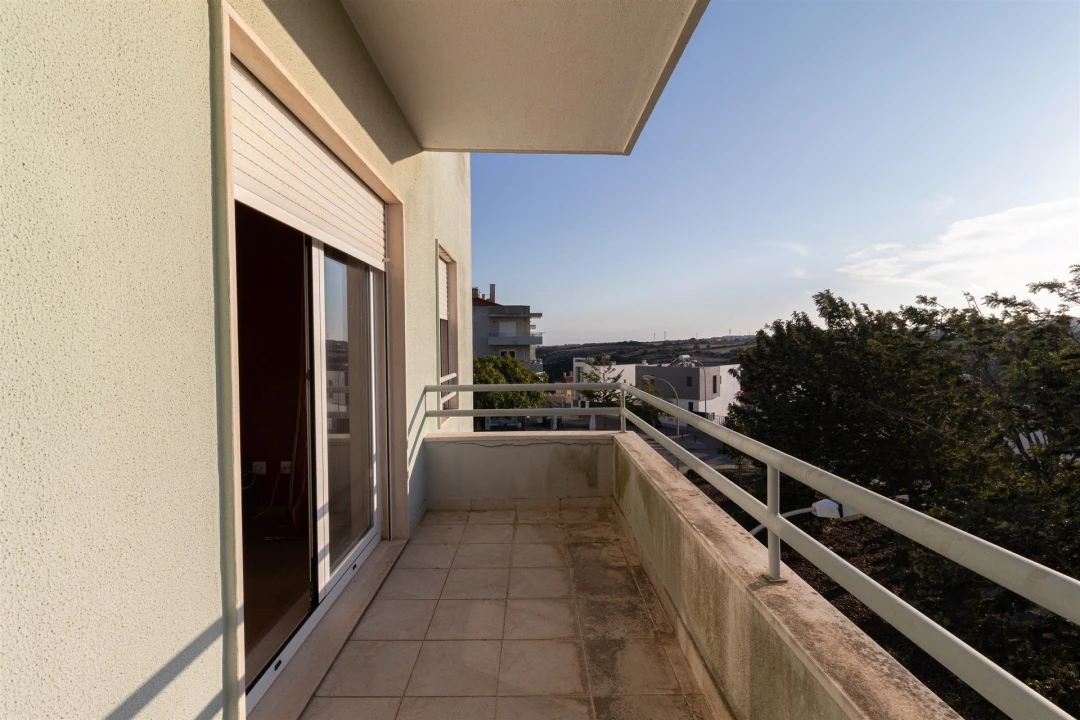 Apartamento T2 para Venda em Porto Salvo Foto 11