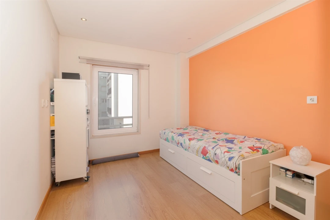 Apartamento T2 para Venda em Porto Salvo Foto 8