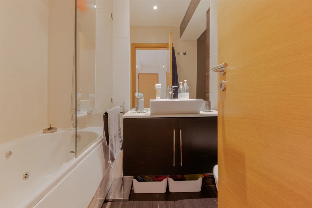 Apartamento T2 para Venda em Porto Salvo Foto 9