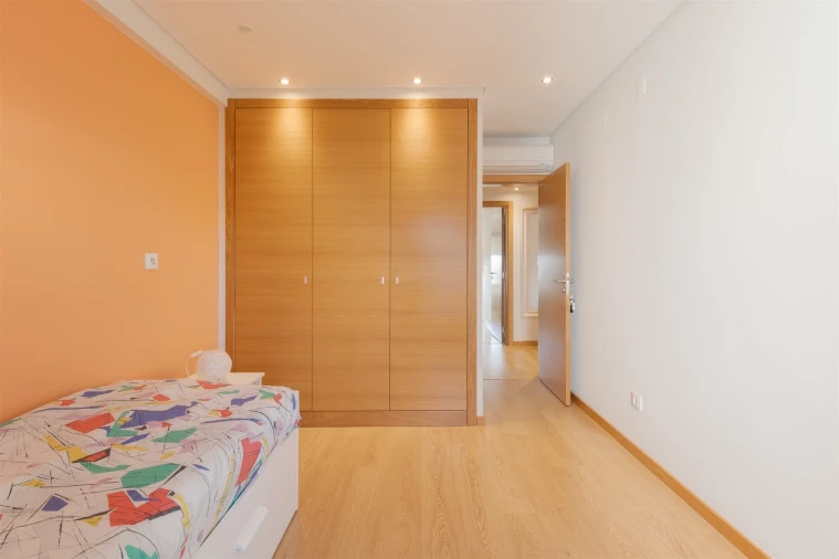 Apartamento T2 para Venda em Porto Salvo Foto 7