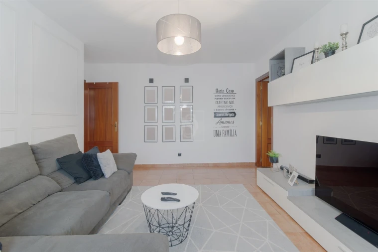 Apartamento T3 para Venda em Santo Antonio da Charneca Foto 2