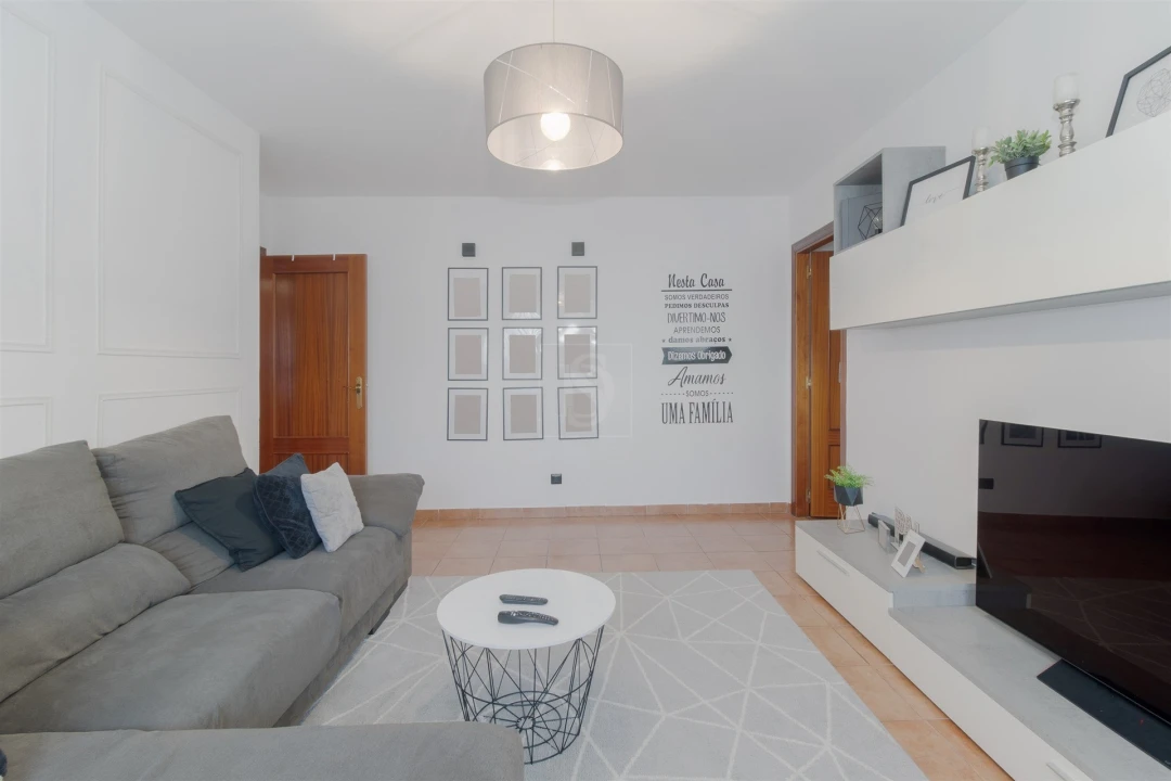 Apartamento T3 para Venda em Santo Antonio da Charneca Foto 2