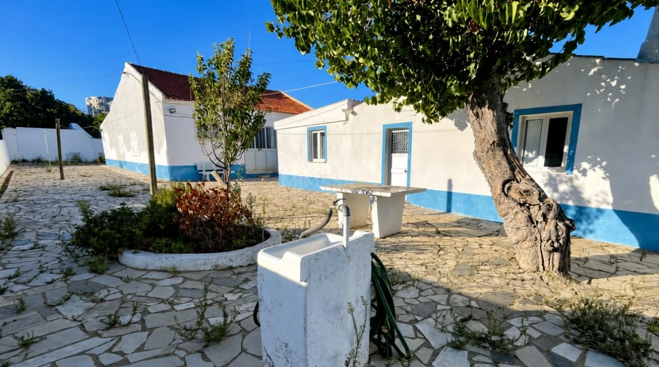 Moradia T5 para Venda em Lagos (São Sebastião e Santa Maria) Foto 9