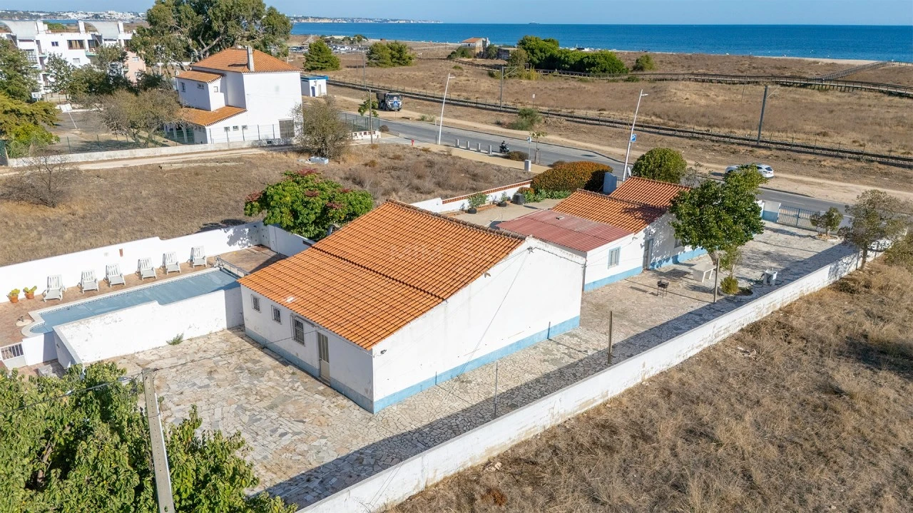 Moradia T5 para Venda em Lagos (São Sebastião e Santa Maria) Foto 2