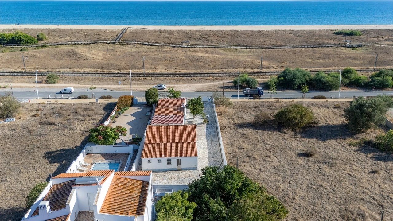 Moradia T5 para Venda em Lagos (São Sebastião e Santa Maria) Foto 4