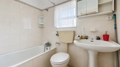 Moradia T5 para Venda em Lagos (São Sebastião e Santa Maria)