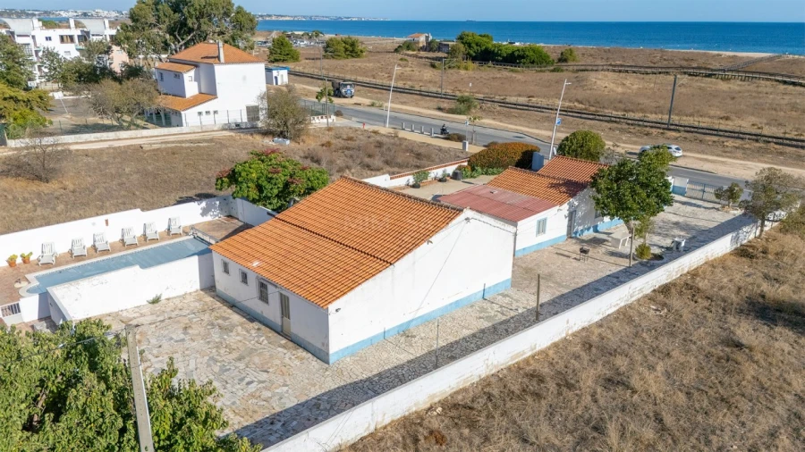 Moradia T5 para Venda em Lagos (São Sebastião e Santa Maria) Foto 2