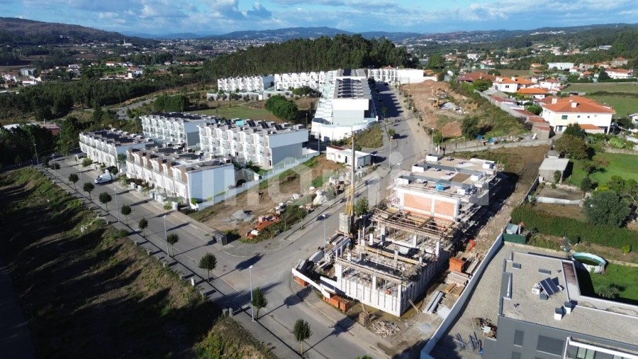 Moradia T3 para Venda em Gondifelos, Cavalões e Outiz Foto 10