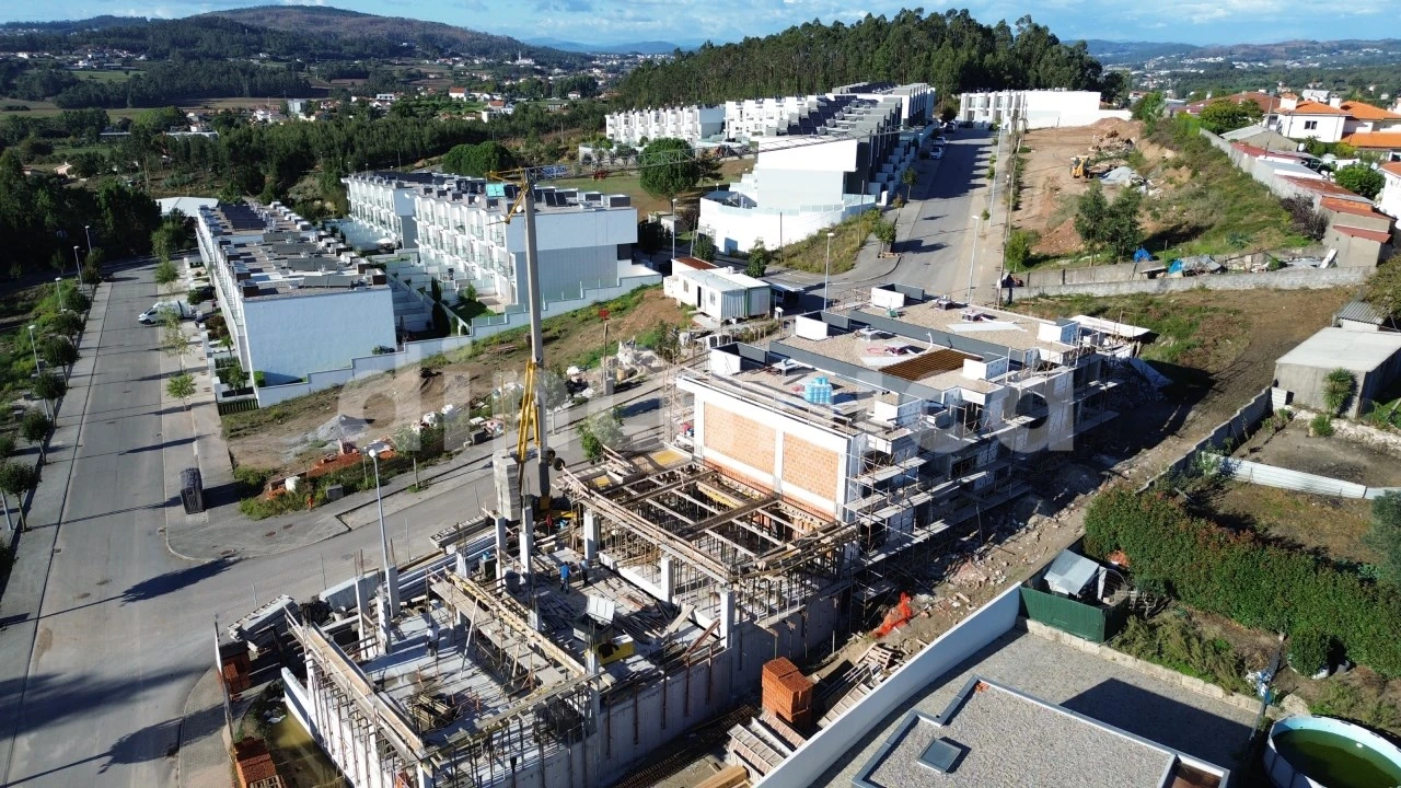 Moradia T3 para Venda em Gondifelos, Cavalões e Outiz Foto 8