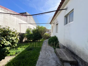 Moradia T4 para Venda em Lanheses