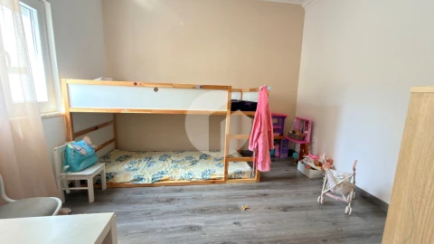 Moradia T4 para Venda em Quelfes