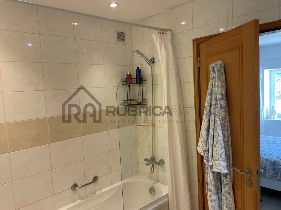 Moradia T3 para Venda em Salir Foto 18