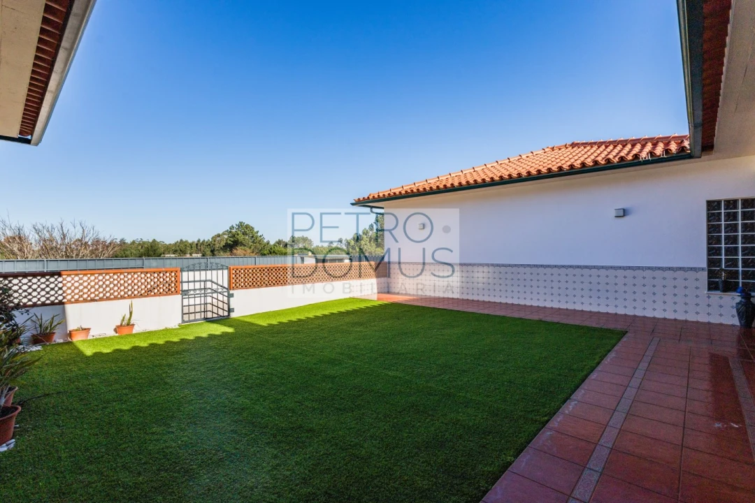 Moradia T4 para Venda em Maceira Foto 32