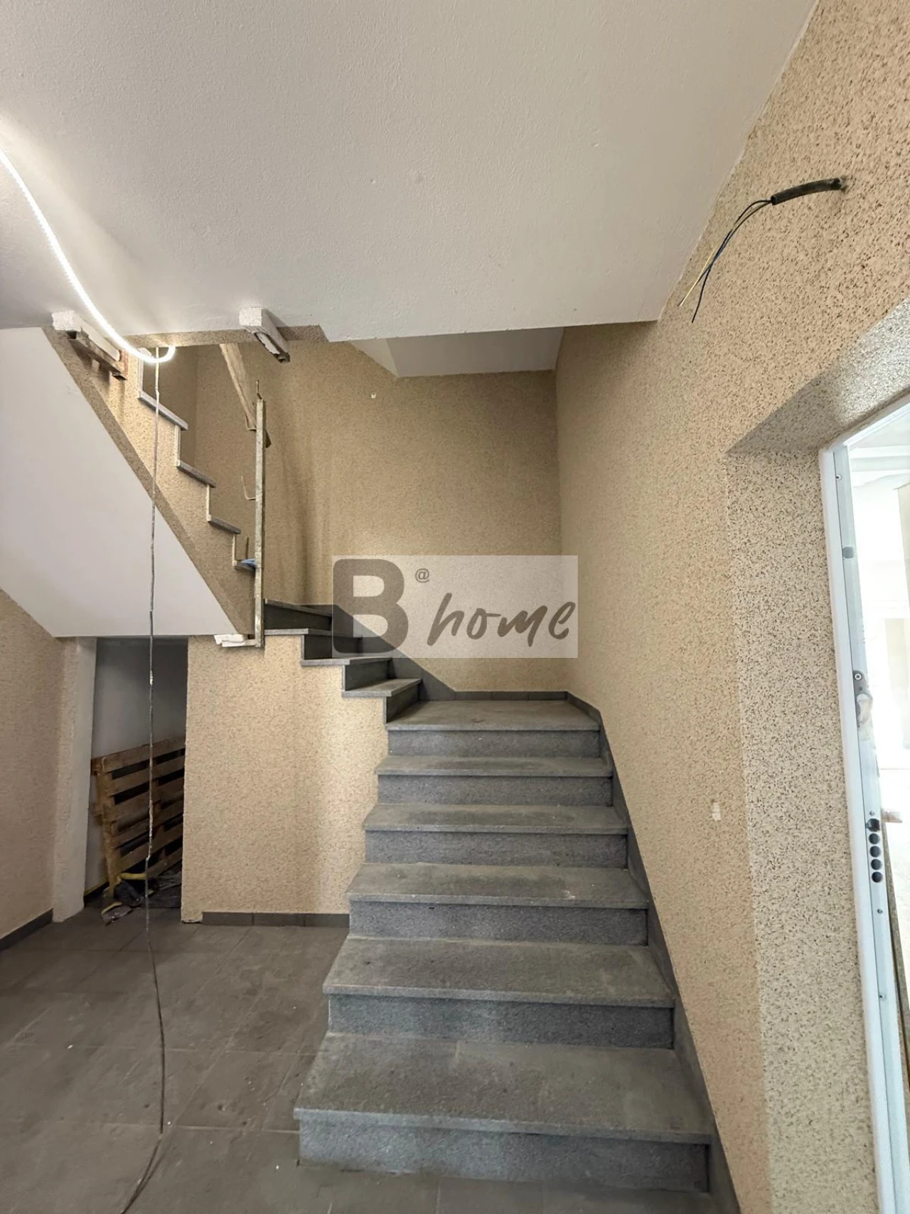 Apartamento T1 para Venda em Charneca de Caparica e Sobreda Foto 15