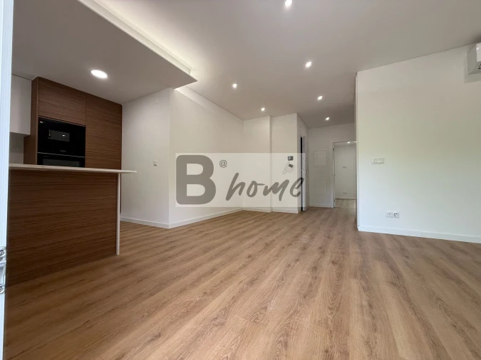 Apartamento T1 para Venda em Charneca de Caparica e Sobreda Foto 4