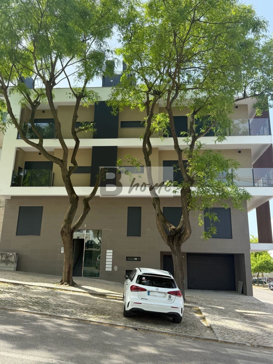 Apartamento T1 para Venda em Charneca de Caparica e Sobreda Foto 13