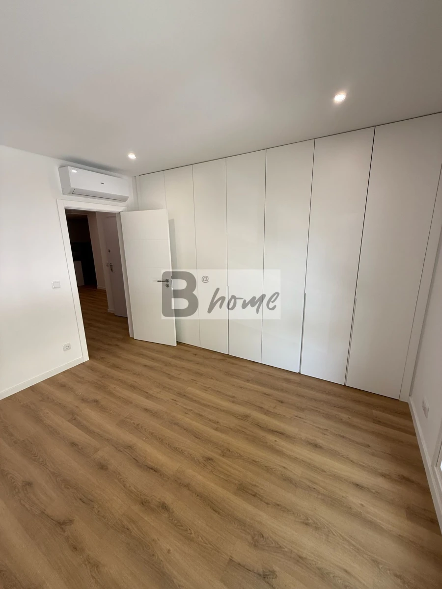 Apartamento T1 para Venda em Charneca de Caparica e Sobreda Foto 7