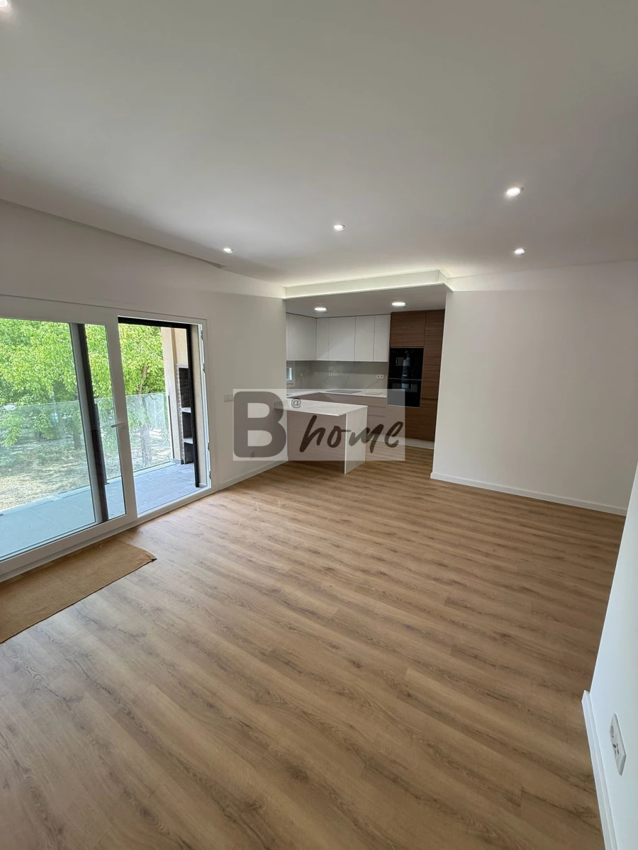 Apartamento T1 para Venda em Charneca de Caparica e Sobreda Foto 3