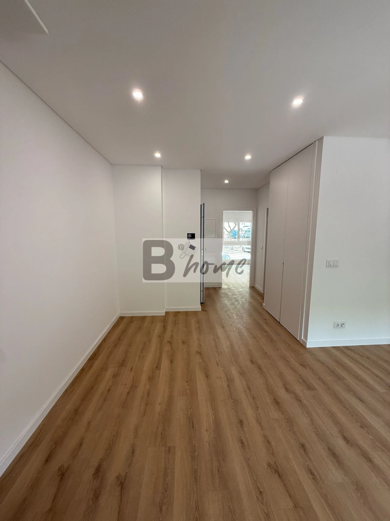 Apartamento T1 para Venda em Charneca de Caparica e Sobreda Foto 8