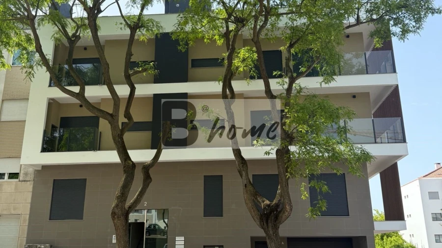 Apartamento T1 para Venda em Charneca de Caparica e Sobreda