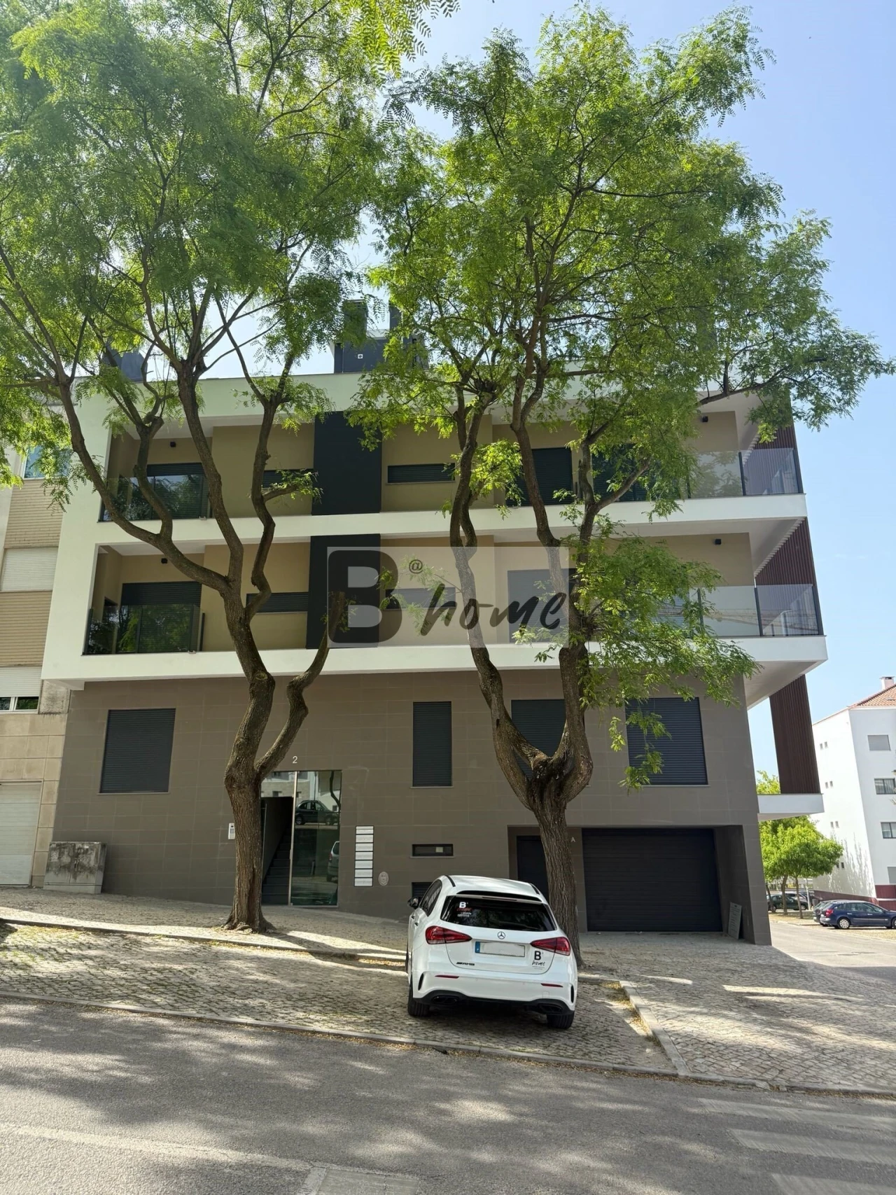 Apartamento T1 para Venda em Charneca de Caparica e Sobreda Foto 1