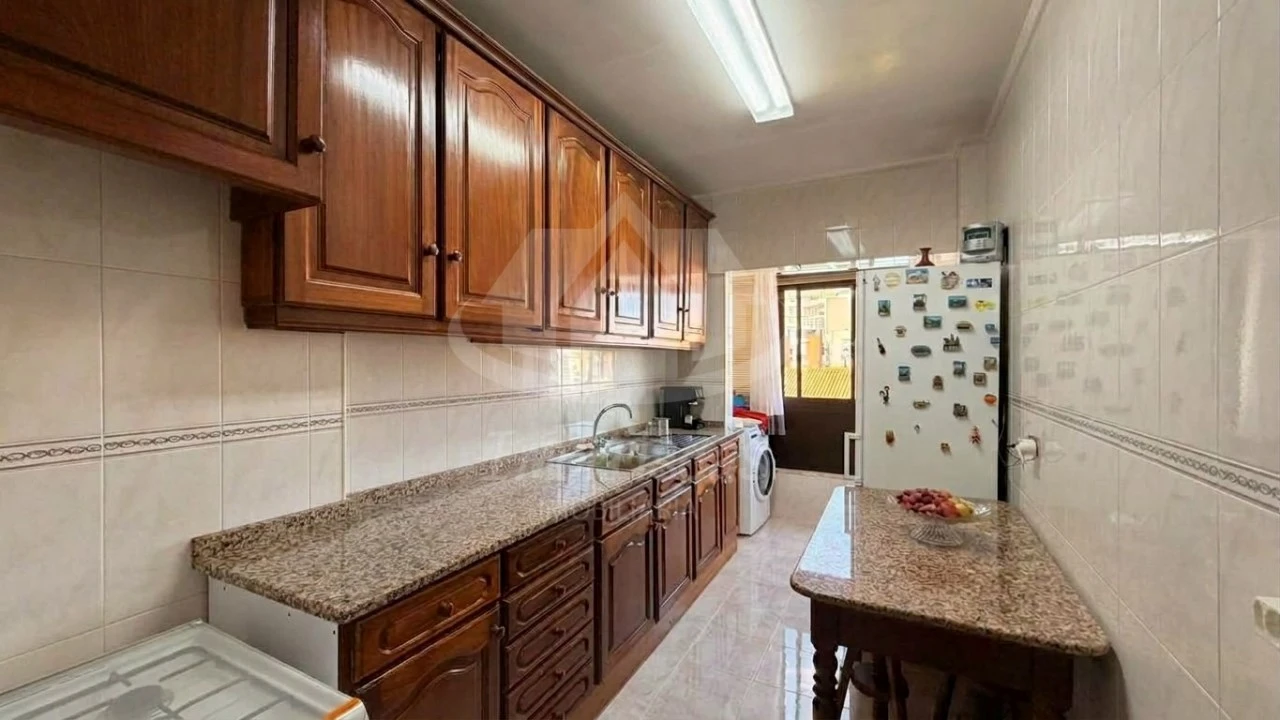 Apartamento T3 para Venda em Sacavém e Prior Velho Foto 3