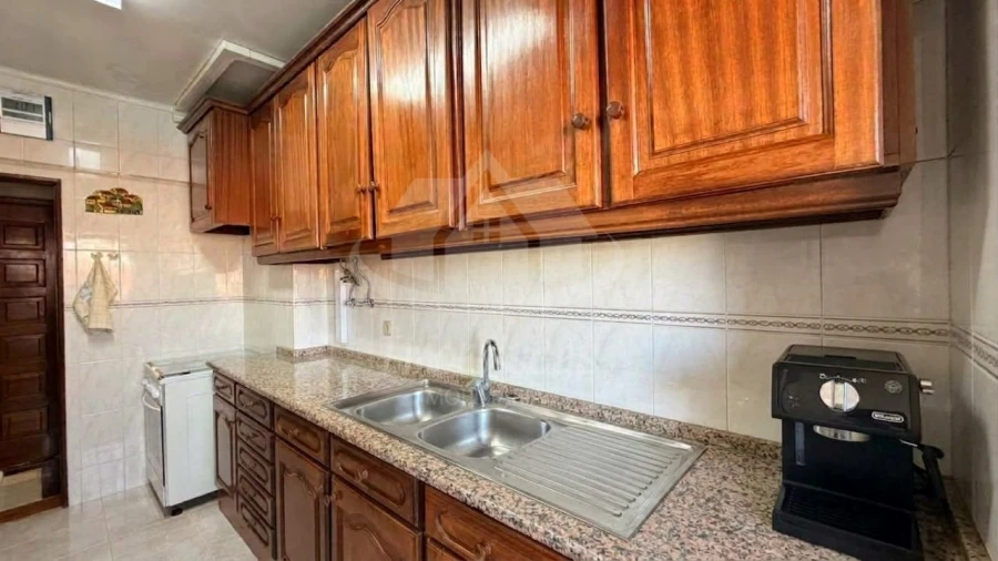 Apartamento T3 para Venda em Sacavém e Prior Velho Foto 4