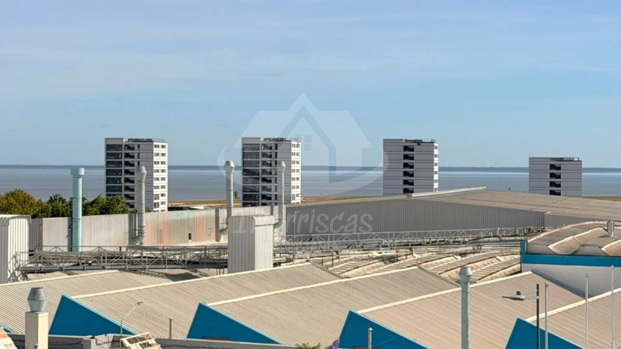 Apartamento T3 para Venda em Sacavém e Prior Velho Foto 19