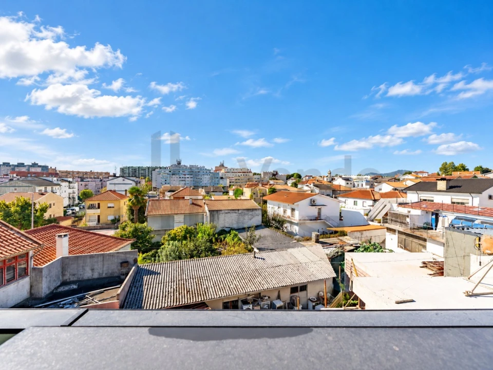 Moradia T2 para Venda em Arcozelo Foto 9