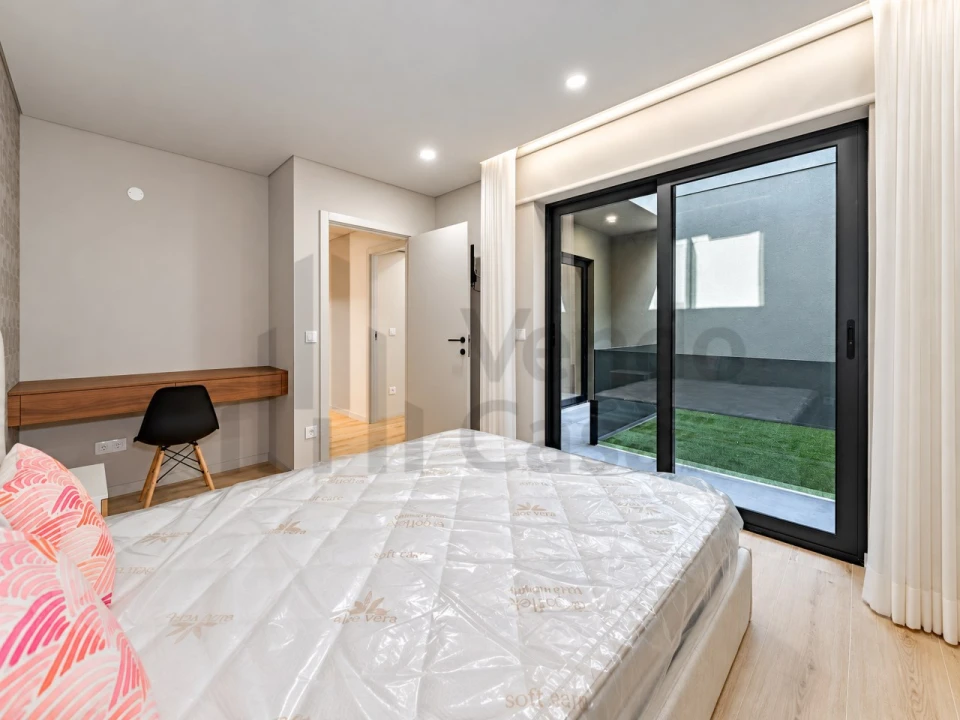 Moradia T2 para Venda em Arcozelo Foto 10