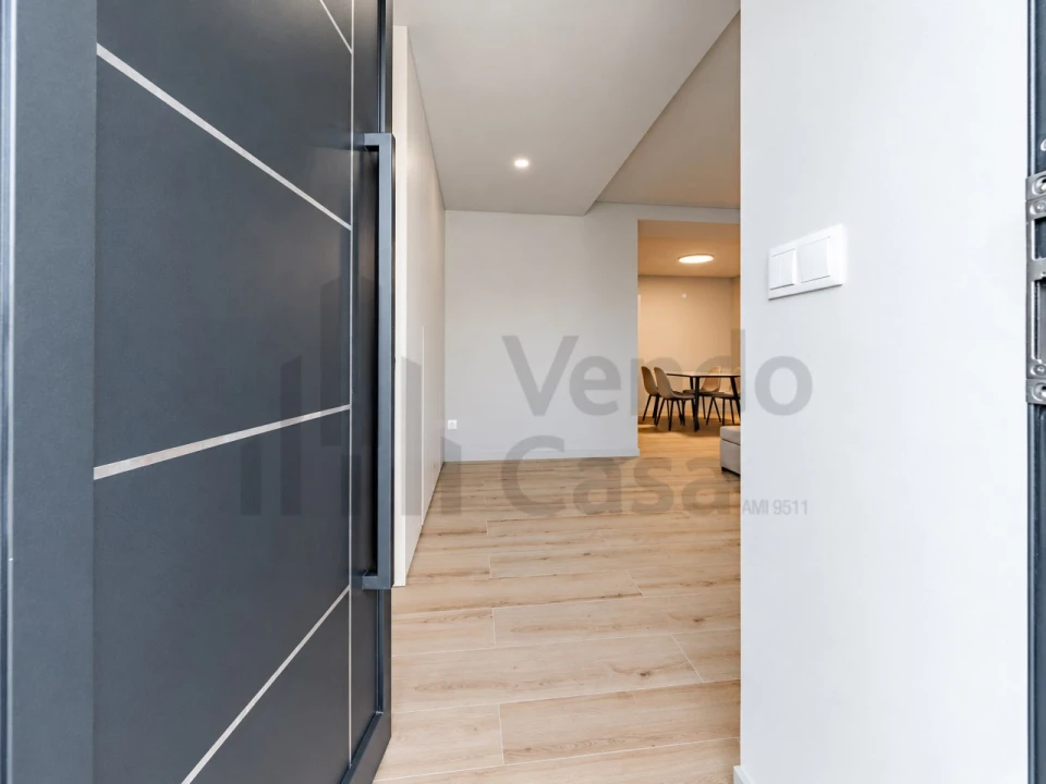 Moradia T2 para Venda em Arcozelo Foto 12