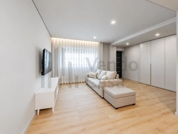 Moradia T2 para Venda em Arcozelo