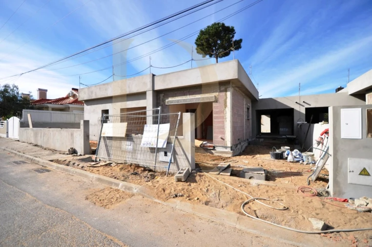 Moradia T3 para Venda em Azeitão (São Lourenço e São Simão) Foto 3