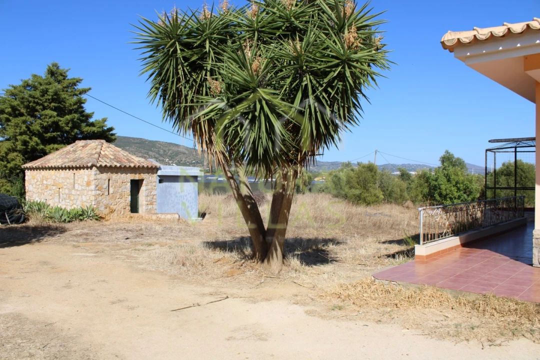 Moradia T4 para Venda em Santa Barbara de Nexe Foto 15