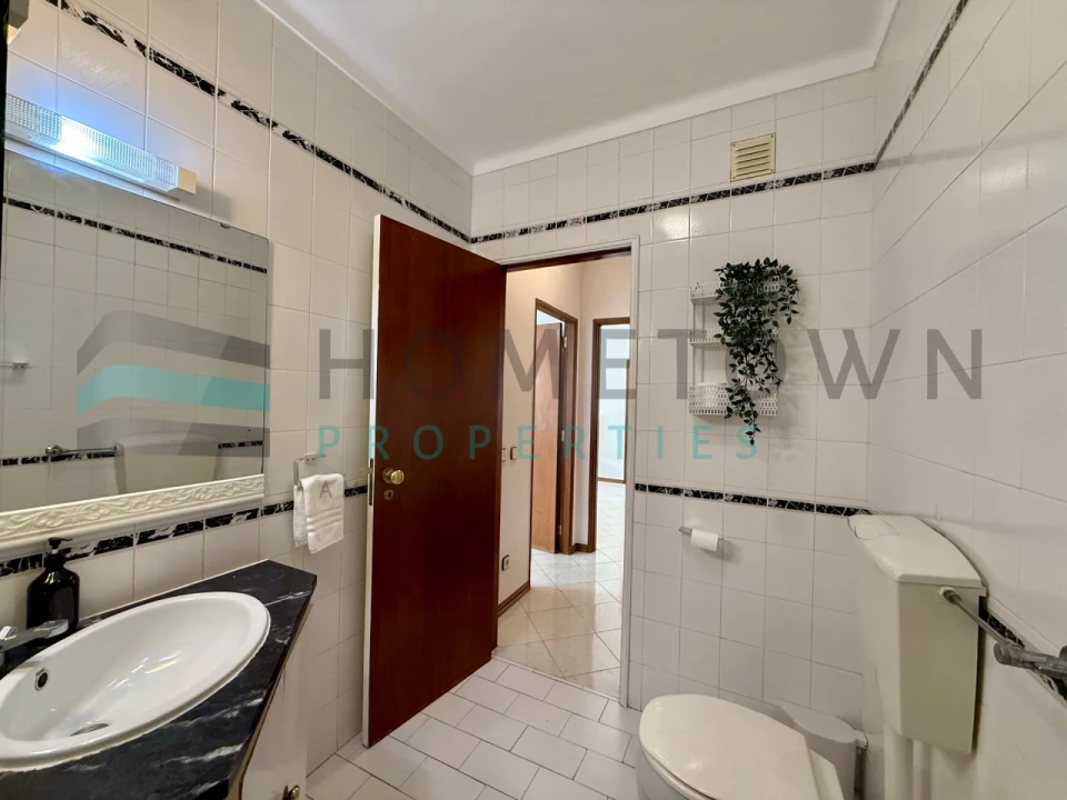 Apartamento T1 para Venda em Quarteira Foto 14