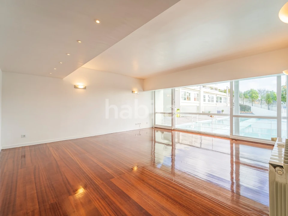 Apartamento T2 para Arrendamento em Algés, Linda-A-Velha e Cruz Quebrada-Dafundo Foto 1