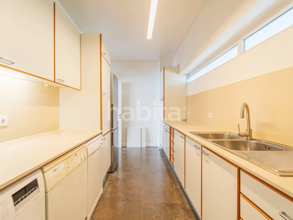 Apartamento T2 para Arrendamento em Algés, Linda-A-Velha e Cruz Quebrada-Dafundo Foto 11