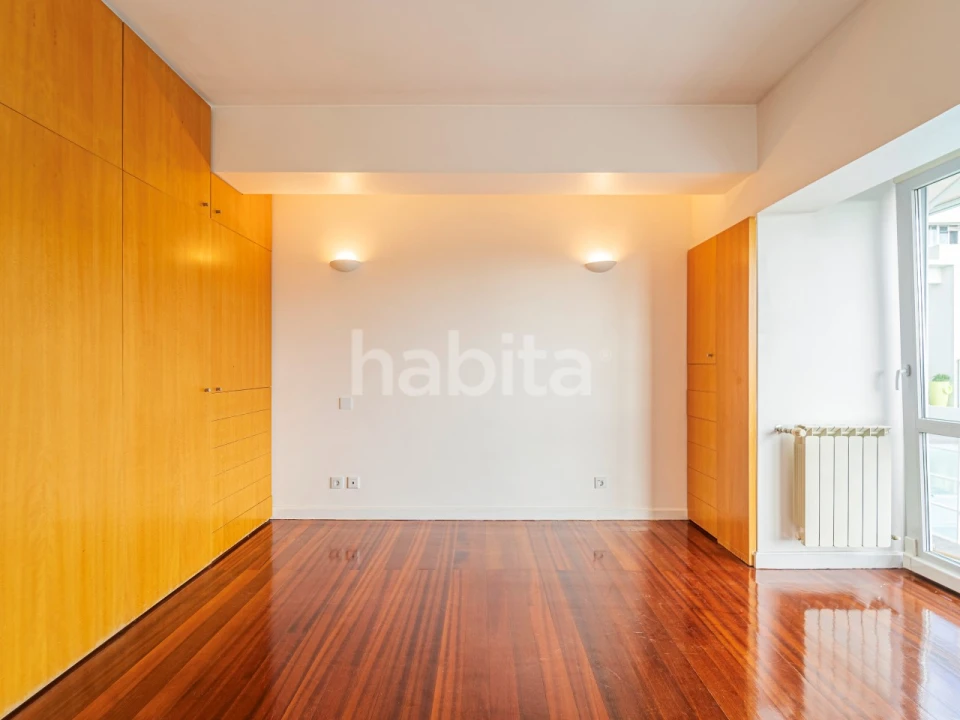 Apartamento T2 para Arrendamento em Algés, Linda-A-Velha e Cruz Quebrada-Dafundo Foto 17
